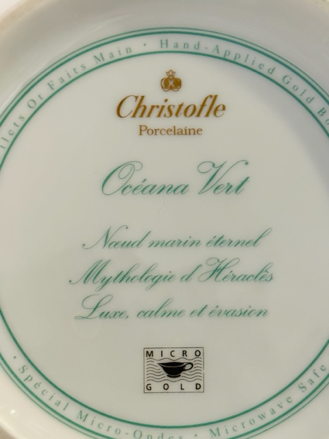 Service en porcelaine, Christofle, modèle Océana Vert.