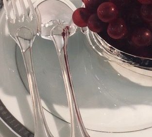 A saisir vite : ménagère d’occasion Ercuis, modèle Godron-88 pièces-dans son coffre d’origine