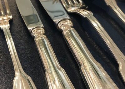 A saisir vite : Ménagère complète- modèle Filet-orfèvre Boulenger- 127 pièces