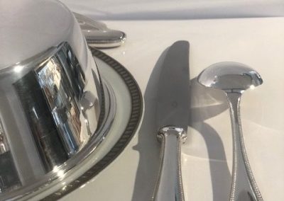 Ménagère, Perles, Frionnet françois + 12 cloches individuelles, à ne pas laisser échapper !