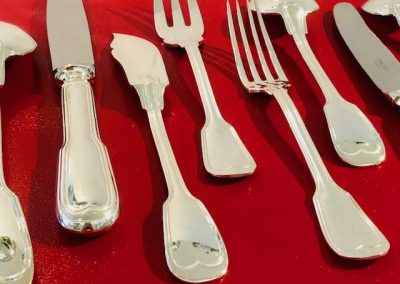 Modèle Filet – Ercuis – argent massif – 135 pièces.