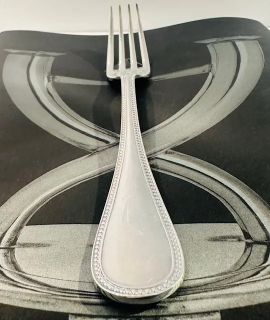 trousses Christofle, modèle Perle, Style Louis XVI détail