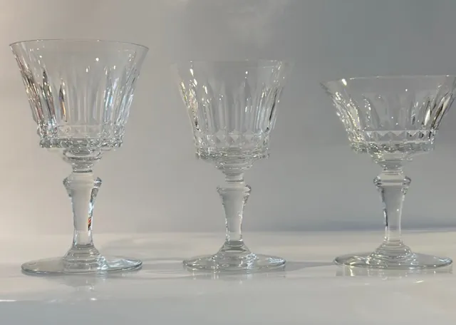 35 verres Baccarat, modèle Piccadilly : 3 tailles
