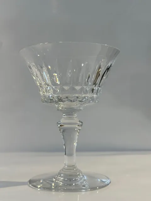35 verres Baccarat, modèle Piccadilly : champagne