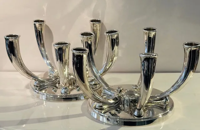 Paire de chandeliers design en argent massif