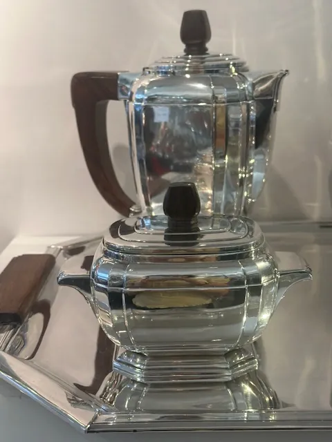 Service à thé ou à café et son plateau, Art déco, argent massif - détail1