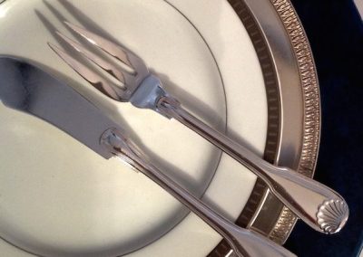 Ménagère Ercuis, modèle Coquille, 172 pièces.