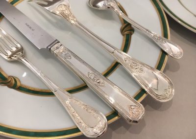 Ménagère-Monthélie-Puiforcat / Service porcelaine-Christofle-Ruban vert- 56 pièces