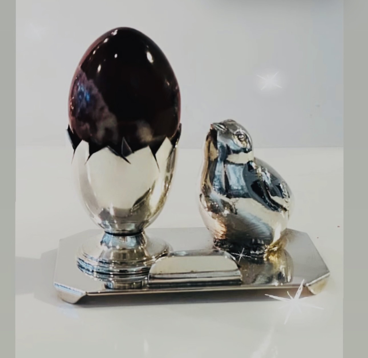 coquetier et son poussin