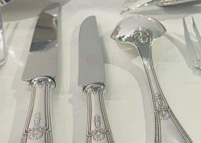 Ménagère Boulenger, modèle Empire, 124 pièces.