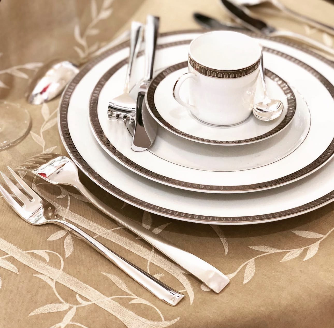 Service de table Christofle, Malmaison, couverts modèle concorde Christofle