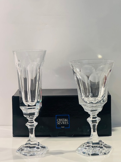 12 verres à eau et 12 flutes à champagne, Cristallerie de Sèvres.