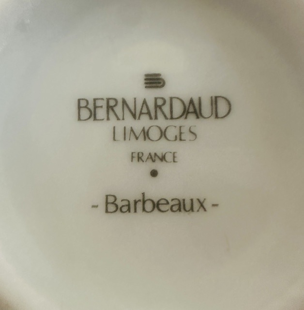 Service de table Bernardaud, modèle Barbeaux.