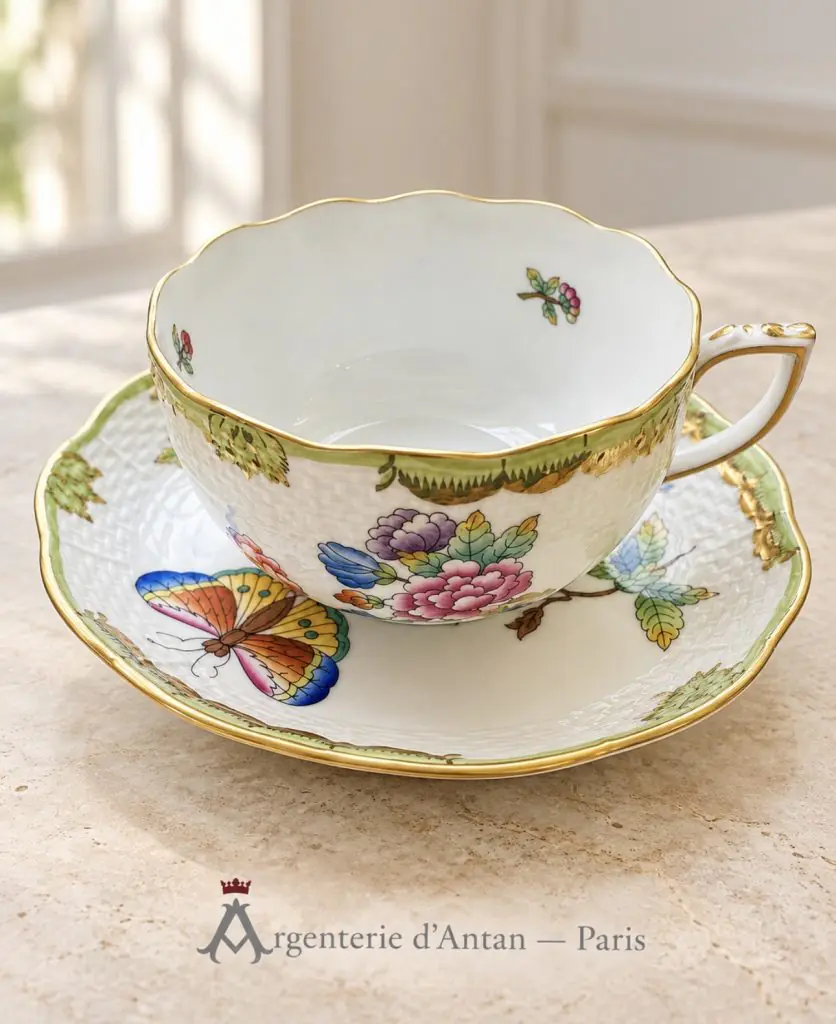 Service à thé - modèle Queen Victoria - signé Herend - 1851