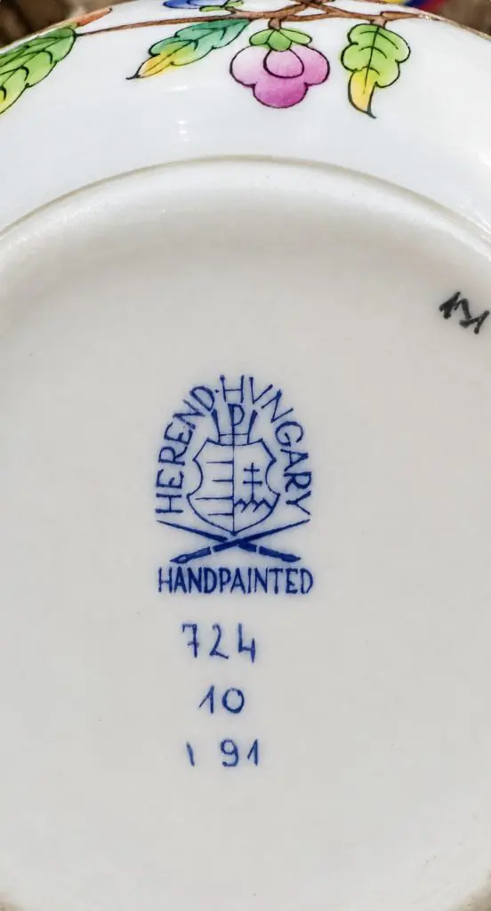 Service à thé - modèle Queen Victoria - signé Herend - 1851